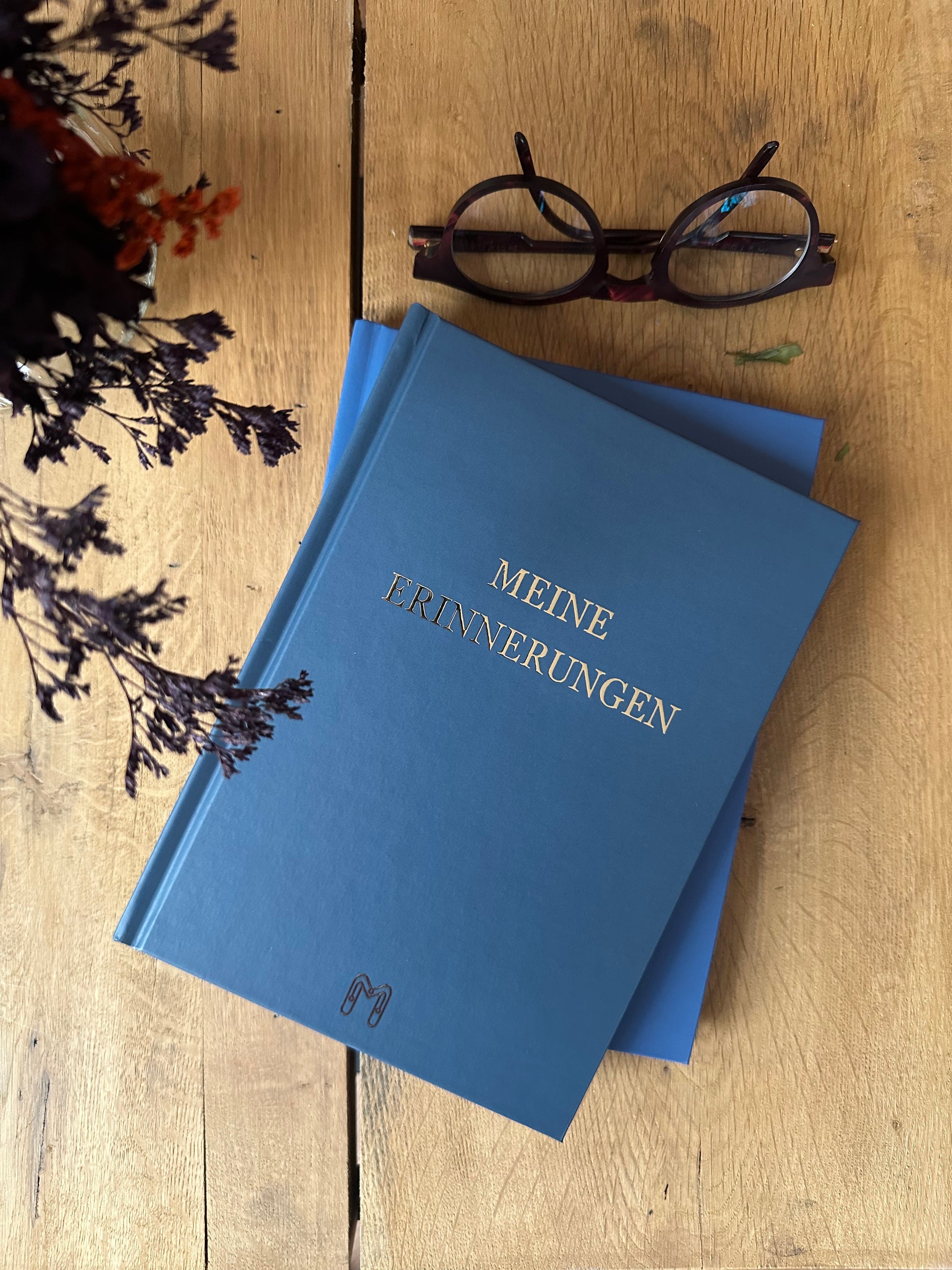 MEMORiA Books Erinnerungsbuch - Hardcover mit Brille